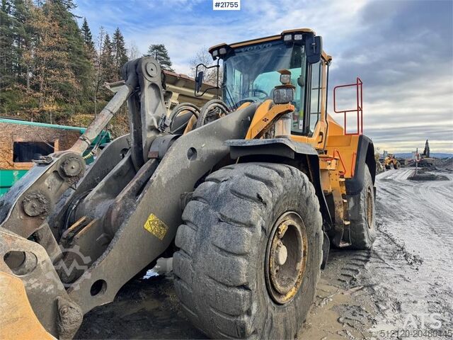 Radlader Volvo L180H Wheel Loader w/ Bucket.