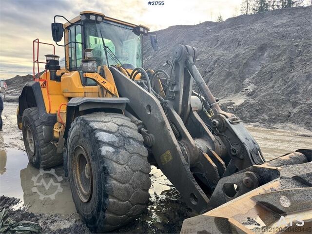 Radlader Volvo L180H Wheel Loader w/ Bucket.