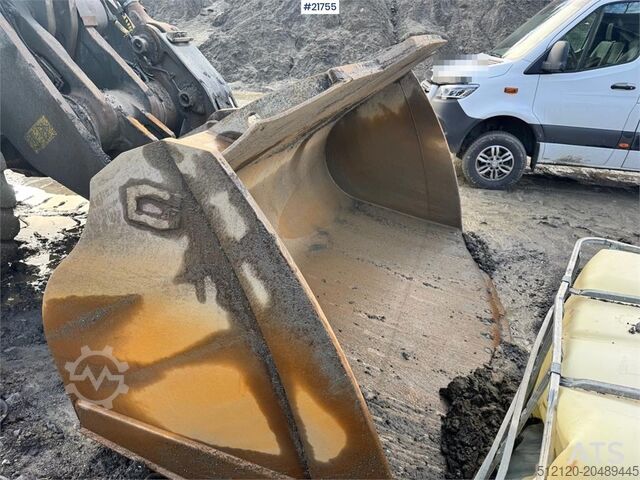 Radlader Volvo L180H Wheel Loader w/ Bucket.