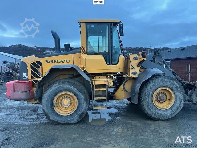 Radlader Volvo L90F wheel loader w/ Volvo gravel bucket. WATCH VI