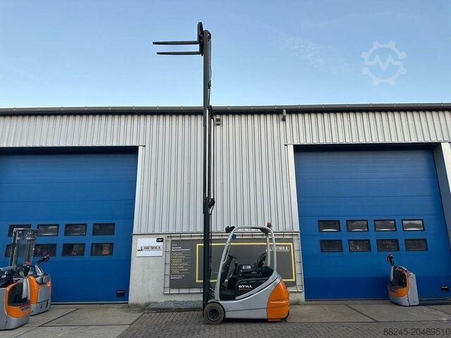 Elektrischer Triplex-Gabelstapler Still RX20-20 mit Seitenschub und Freihub STILL RX20-20