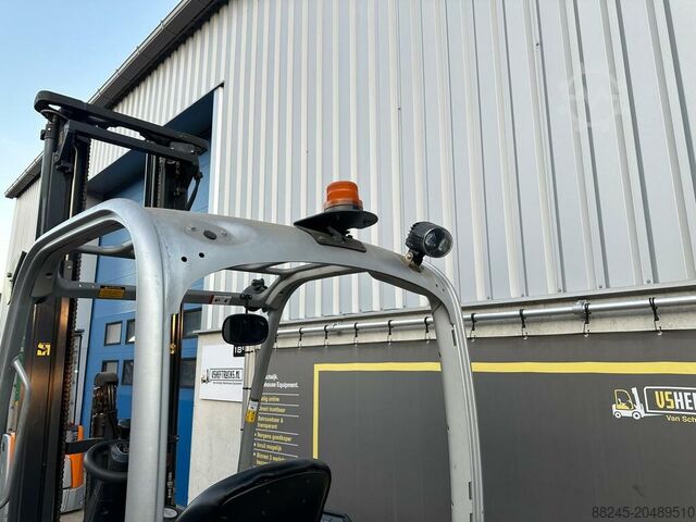 Elektrischer Triplex-Gabelstapler Still RX20-20 mit Seitenschub und Freihub STILL RX20-20