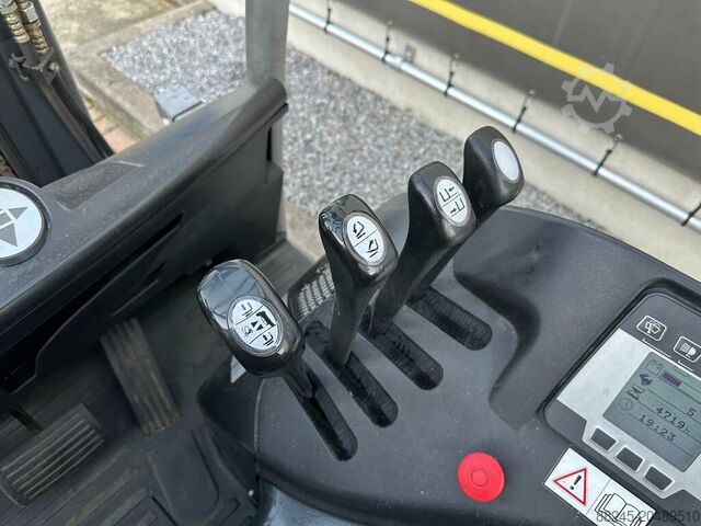 Elektrischer Triplex-Gabelstapler Still RX20-20 mit Seitenschub und Freihub STILL RX20-20