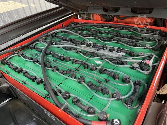 Electric 4-wheel forklift Linde E 40HL-01/600