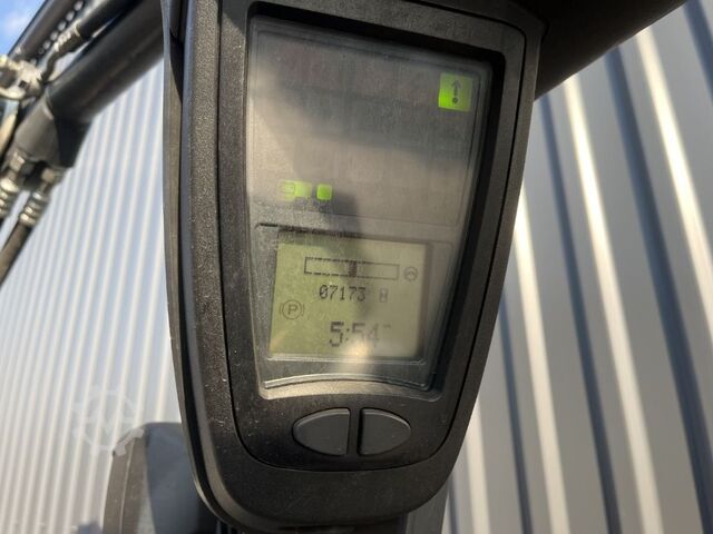 Electric 4-wheel forklift Linde E 20-01