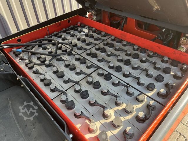 Electric 4-wheel forklift Linde E 20-01