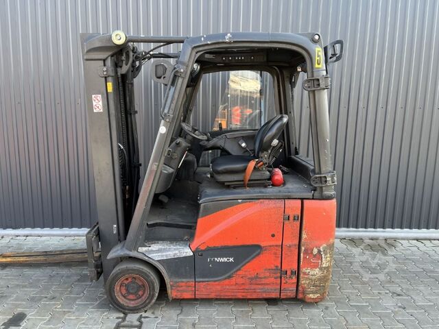 Electric 3-wheel forklift Linde E 16H-02