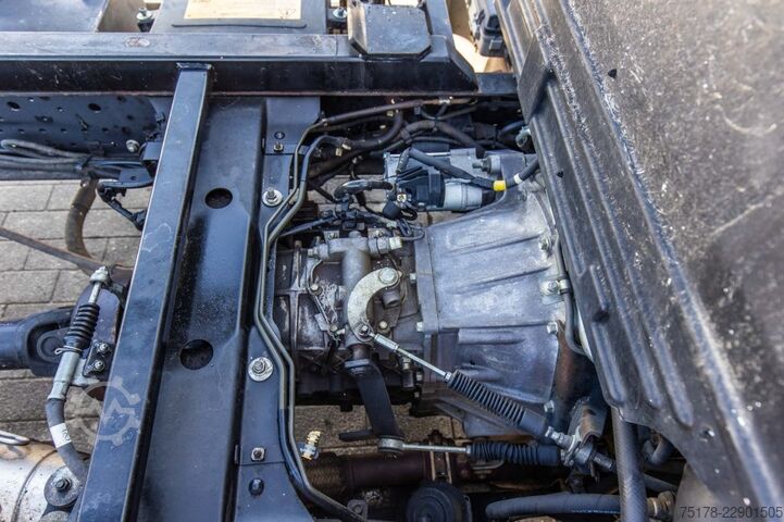 Bergungsfahrzeug ISUZU NPR 75