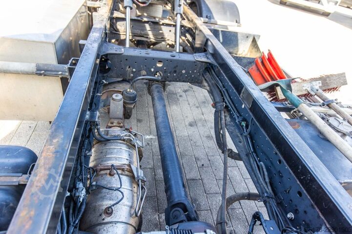 Bergungsfahrzeug ISUZU NPR 75