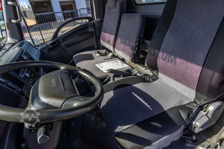 Bergungsfahrzeug ISUZU NPR 75