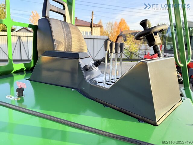 Four-way forklift Combilift CB4000 GAS TRIPLEX 5200 POSITIONER