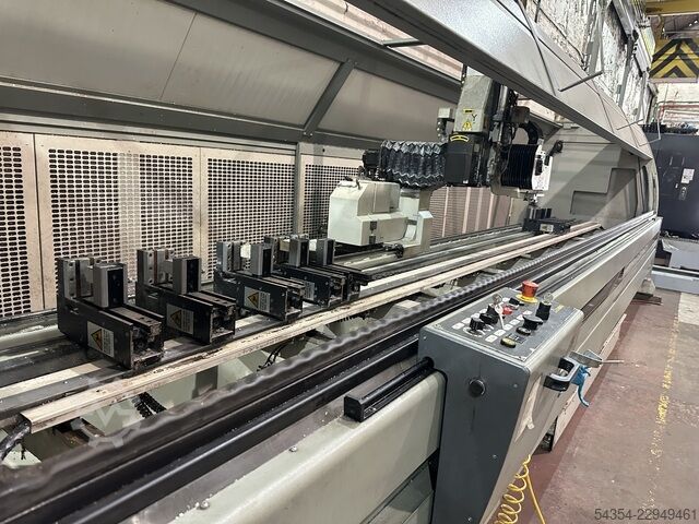 CNC Vertical Machining Centre Emmegi Comet Isola, 4 Axis