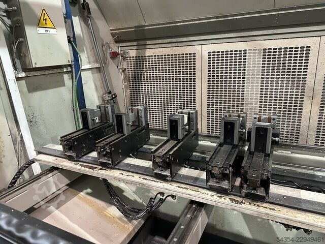 CNC Vertical Machining Centre Emmegi Comet Isola, 4 Axis