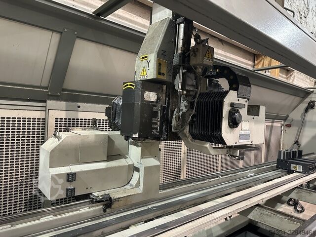 CNC Vertical Machining Centre Emmegi Comet Isola, 4 Axis
