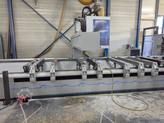 CNC Machine Centres For Routing, Drilling And Edgebanding. HOMAG BAZ 211/VENTURE 20L