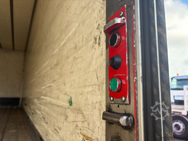 Box body DAF CF 230 + DHOLLANDIA LOADLIFT + 19 TON + BOX 7,4...
