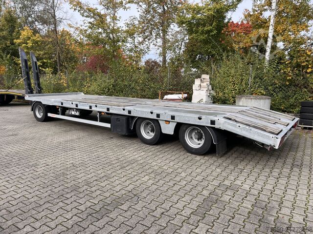 Low loader trailer Möslein TO 3 F Schwebheim  3 Achs Tiefladeranhänger