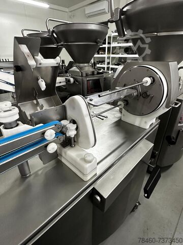 Fleischverarbeitungsmaschine HANDTMANN VF-616 + PVLH-228