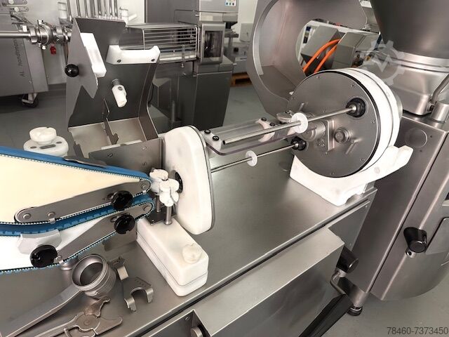 Meat processing machine HANDTMANN VF-616 + PVLH-228