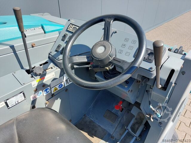 Kehrmaschine Tennant S30 LPG