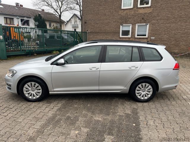 Minibus VOLKSWAGEN Golf 1.6 TDI DSG Variant* Navi* Klima* MFL* PDC