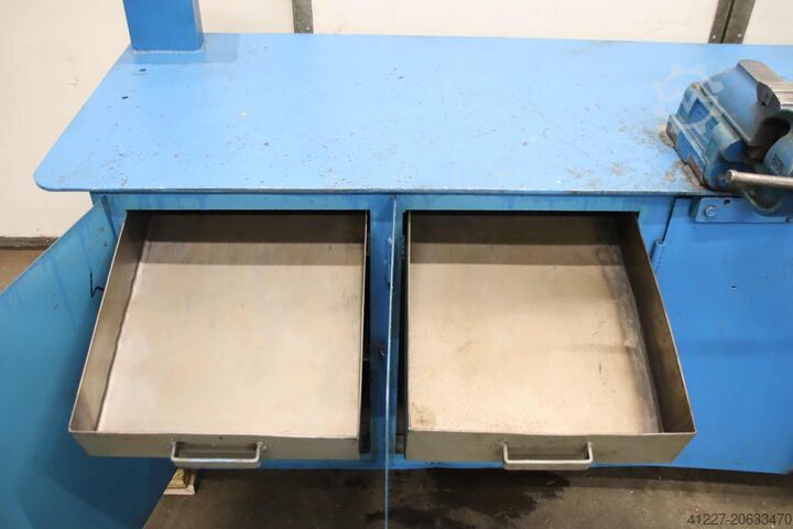 Workbench with vise unbekannt 3305/970/H1400 mm