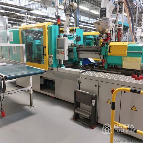 Arburg 520S 1300-400 (2015) 28.000 hours with Sprue picker robot Arburg 520S 1300-400