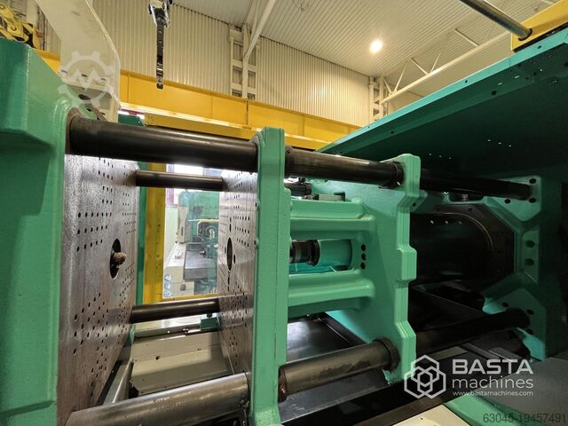 Arburg 520S 1300-400 (2015) 28.000 hours with Sprue picker robot Arburg 520S 1300-400