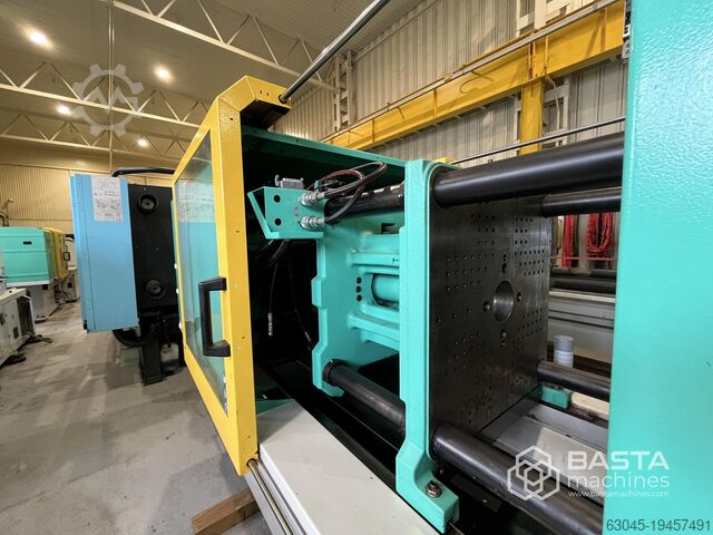 Arburg 520S 1300-400 (2015) 28.000 hours with Sprue picker robot Arburg 520S 1300-400