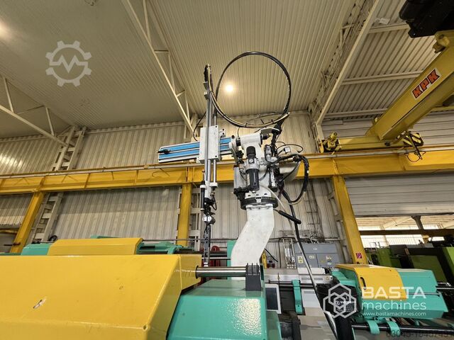 Arburg 520S 1300-400 (2015) 28.000 hours with Sprue picker robot Arburg 520S 1300-400