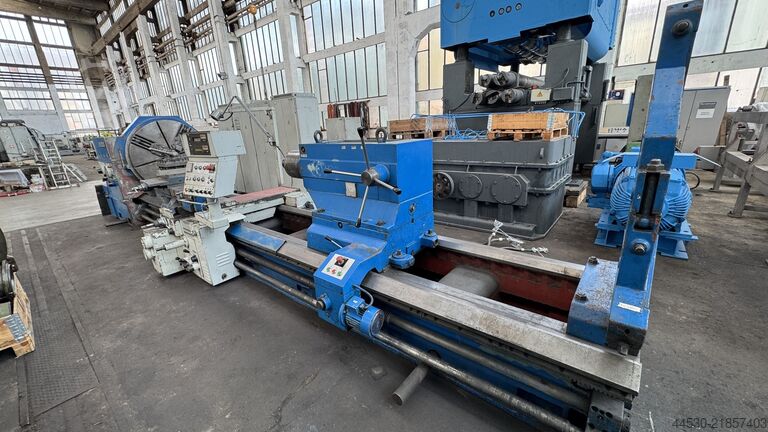 Cycle-controlled lathe SKODA SUA125 P (125x5000)