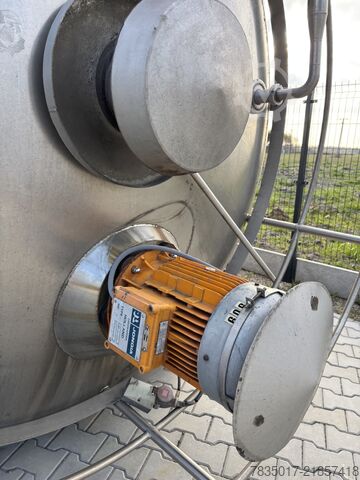 Stainless steel tanks 15,000 L Ziemann Holvrieka