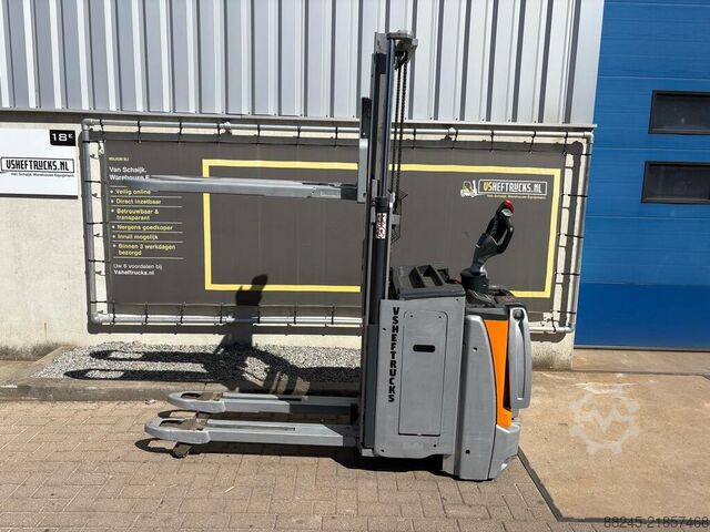 VS-22866 Electric DUO stacker Still EXD SF20 STILL EXD SF20