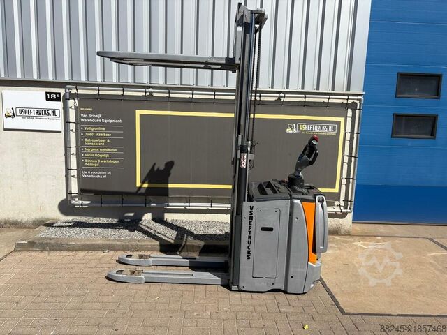 VS-22866 Electric DUO stacker Still EXD SF20 STILL EXD SF20