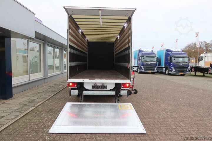 BE-SZM Mercedes-Benz 519 CDI V6 Motor 519 CDI V6 Motor + B.E Trailer