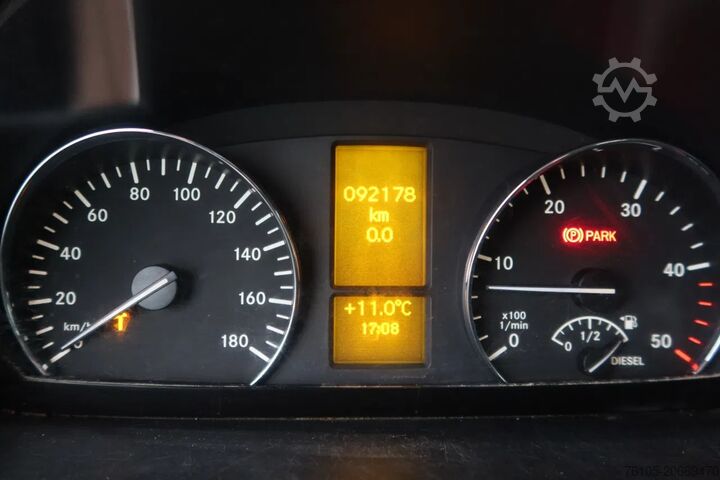 BE tractor Mercedes-Benz 519 CDI V6 Motor 519 CDI V6 Motor + B.E Trailer