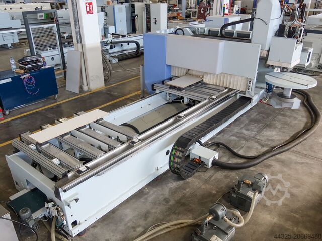 Bearbeitungszentrum mit Kantenverleimung HOMAG BMG 311 VENTURE 320 L