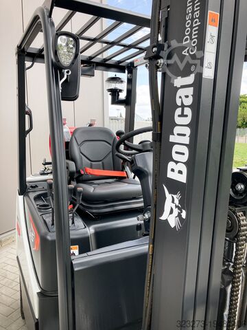 4-wheel forklift Bobcat G15S-5