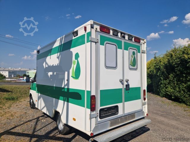 Fire truck MERCEDES-BENZ 413 CDI Sprinter Tierambulanz Standklima Webasto
