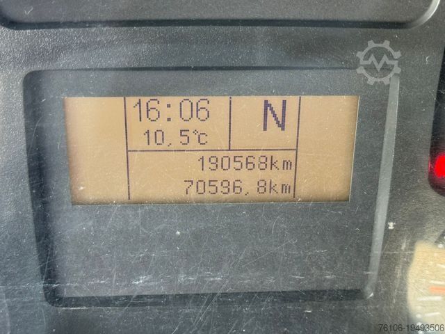 Truck mounted crane IVECO Trakker AD 260 Fassi F135a