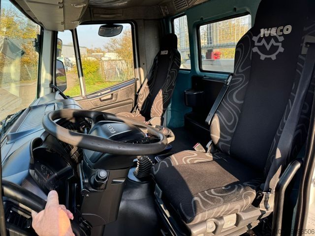 Truck mounted crane IVECO Trakker AD 260 Fassi F135a