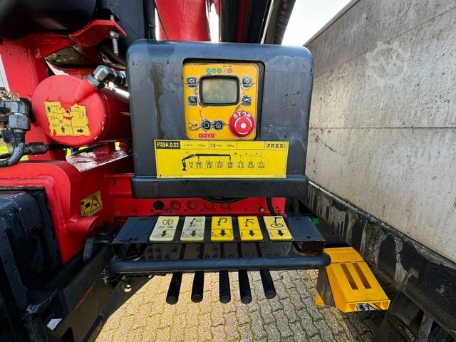 Truck mounted crane IVECO Trakker AD 260 Fassi F135a