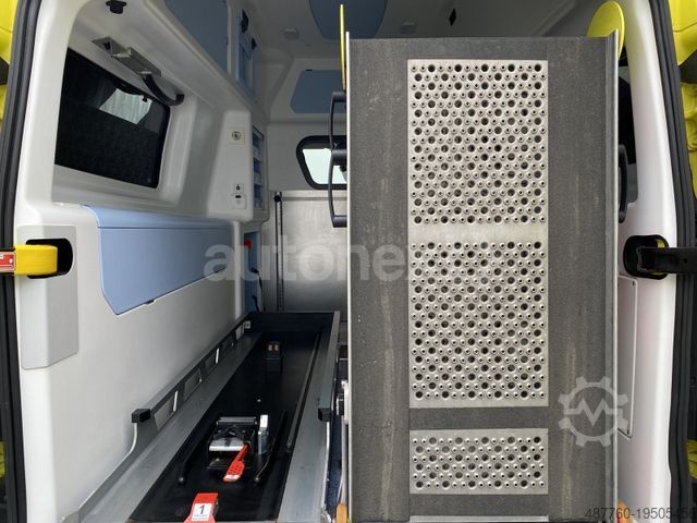 Fire truck FORD Transit Custom Automatik *KTW/RTW* KAMERA (4129)