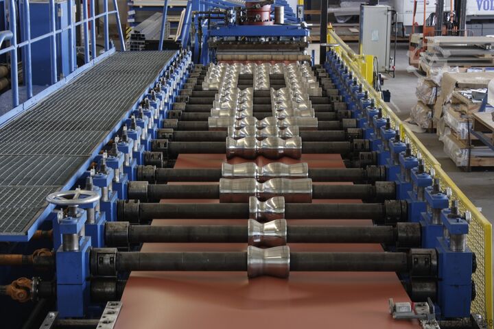 Roll forming machine: corrugated and tile profile sheets Werkzeugbau Keller und Co. GmbH 