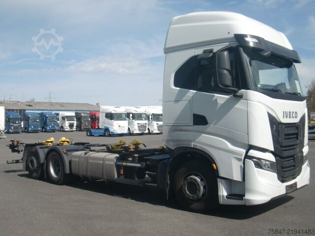 Wechselfahrgestell LKW Iveco S-Way AS 260 S 49 Y/FS BDF 7,82 2x AHK