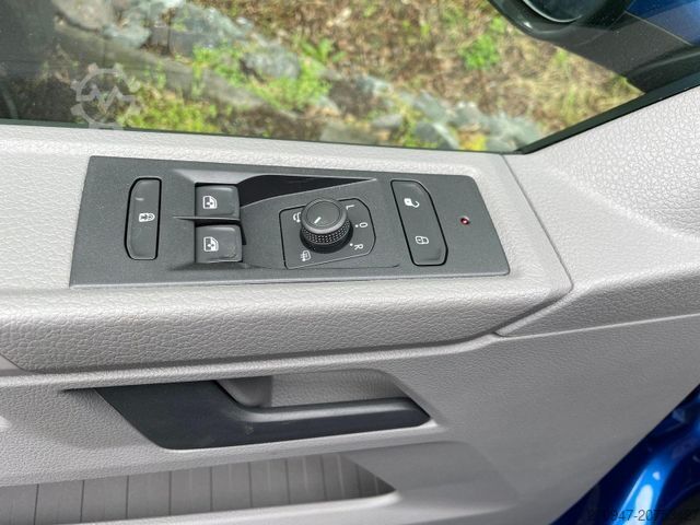 Minibus VOLKSWAGEN T6.1 Transporter Kombi KR Autom. LED TEMP SITZHZ