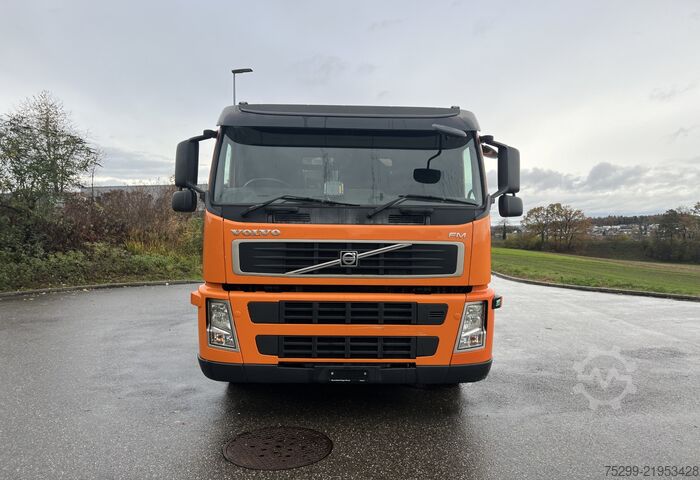 Garbage truck Volvo *RHD* FM-370 6x2R Kehrichtwagen