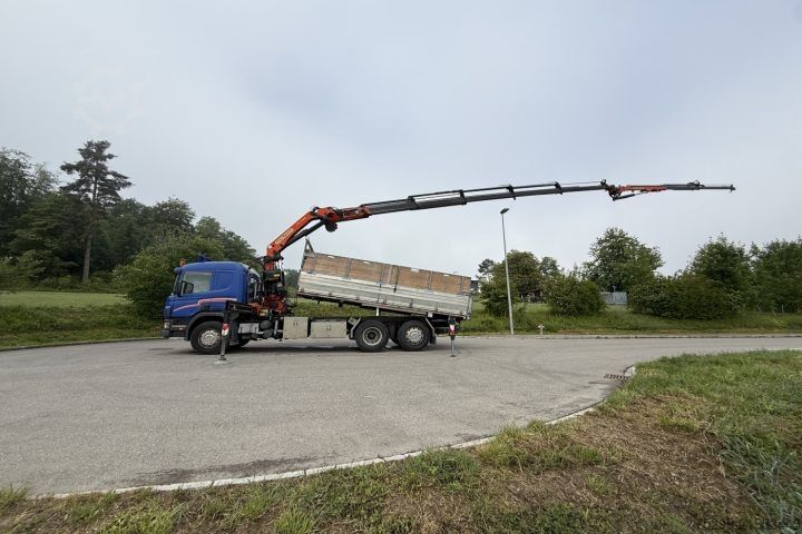 Truck mounted crane Scania P124GB 6x2*4 PK 27000D / Swiss-Vehicle
