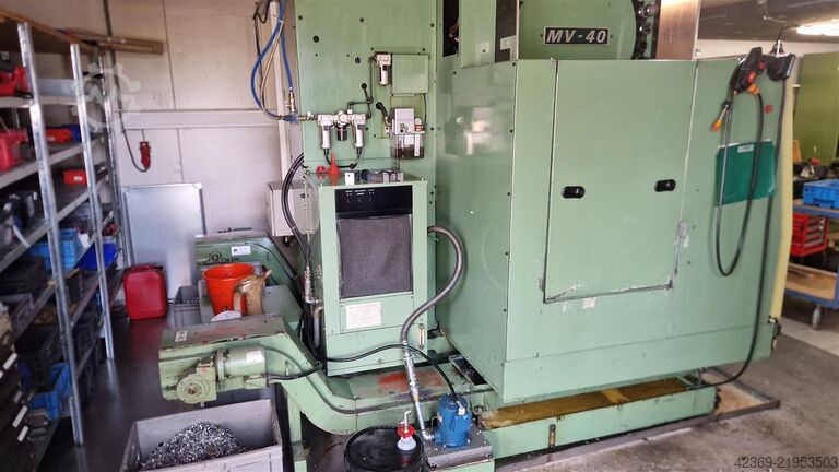 Machining Center - Vertical MORI SEIKI MV 40B mit kompl. Werkstatt/with l shop