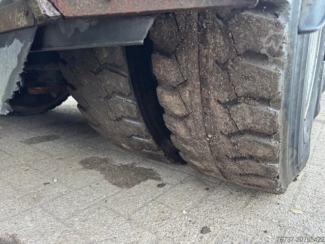 Holztransporter Scania R560 V8 **6X4+JONSERED 1020 CRANE**